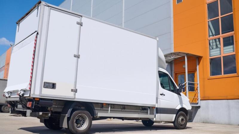 Refrigeração de Baú: Como Escolher o Sistema Ideal para Seu Negócio