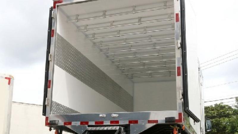 Como Escolher o Melhor Baú Refrigerado Truck para Suas Necessidades